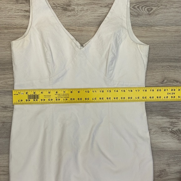 Bloomingdale’s White Waffle Fabric Sleeveless V-Neck Zip Up V-Back Midi Dress 14 - Picture 6 of 8